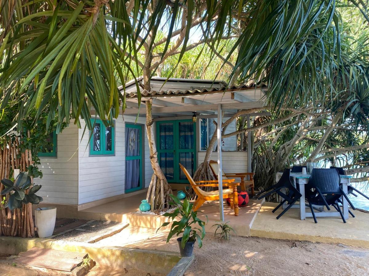 Ocean Beach House Matara Luaran gambar
